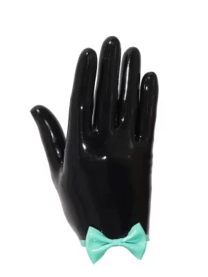 Cropped version latex gloves