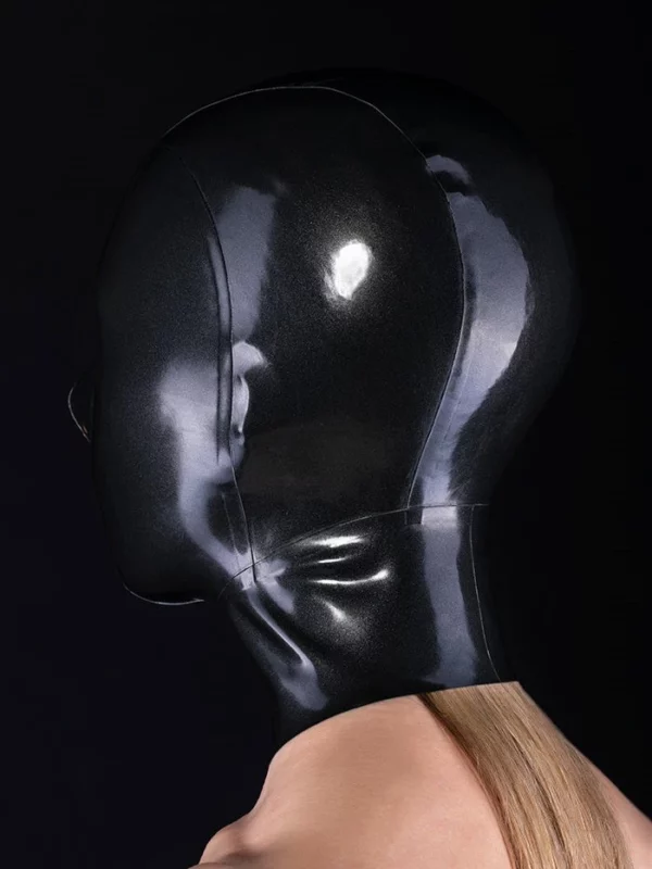 Latex mask without zipper